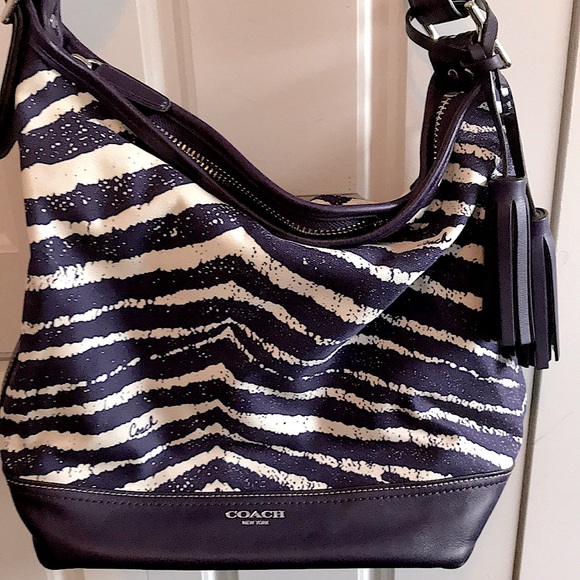 Coach shoulder bag - Picture 1 of 10